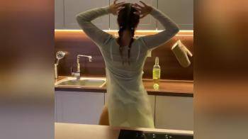 video of hot babe twerking in the kitchen