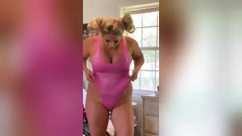 video of love to watch her bounce