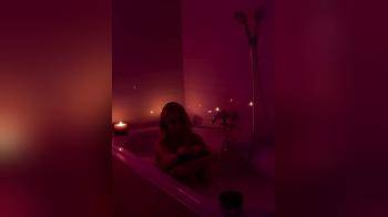 video of Lovely babe has a nice romantic bath