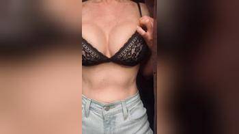 video of MILF shows her big tits