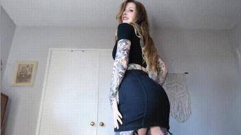video of Inked girl shows her body