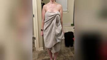 video of Wife dropping the towel