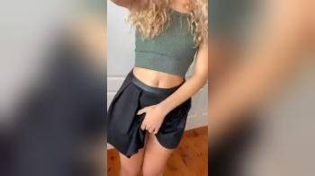 video of Flashes her cute pussy