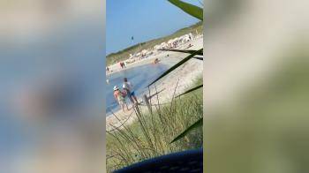 video of very public fuck on the beach