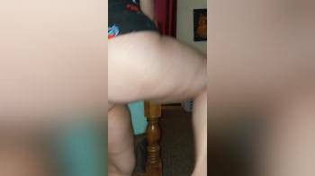video of Thick Girl Riding Her Bedpost
