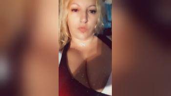 video of blonde slutty chubby expose tits selfie