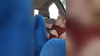 video of Hardcore Squirt in Backseat