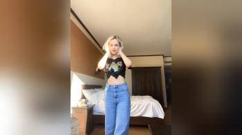 video of Blonde teen dancing in