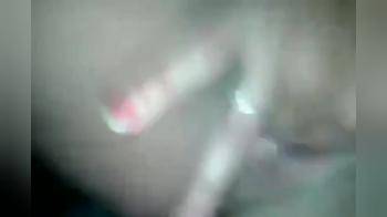 video of Splashes and splashes makes her finger in her pussy
