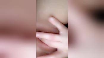 video of Babes rubs her pretty pussy