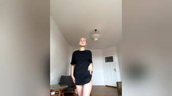 video of Skinny blonde shows her lovely sexy body