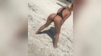 video of Ass Clapping At The Beach