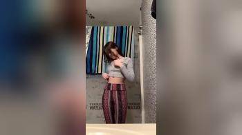 video of cutie showing perfect body