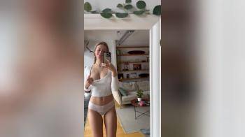 video of Polish blonde show tits