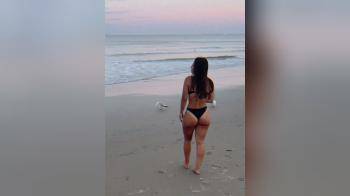 video of Phat ass on the beach