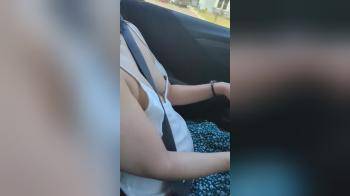 video of wore a loose shirt