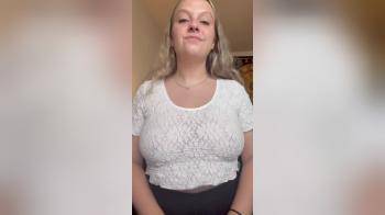 video of Chunky girl flashes boobs 2