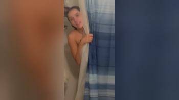 video of Cute girlfriend in the shower