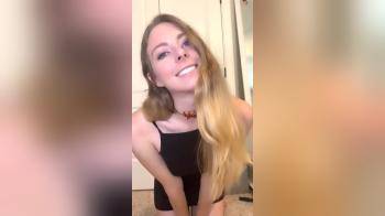 video of Skinny Surfer beauty flashes tits