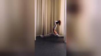 video of watch me do the splits