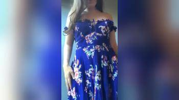 video of shaking to remove her dress