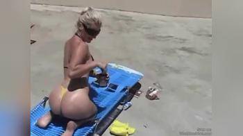 video of sexy bikini girl 2