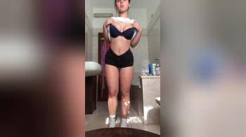 video of hottie shows her amazing body