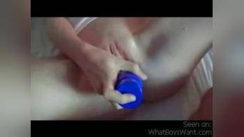 video of Girl masturbates with Coppertone bottle.