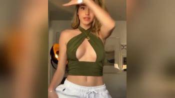 video of nice dancing with sideboob