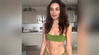 video of brunette mom great body