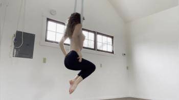 video of Fantastic hairy gymnast on a dildo