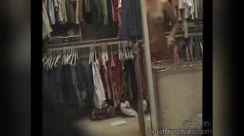 video of voyuered wife in the closet 2