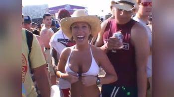 video of very enthusiastic beach flasher