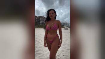 video of Baddie Nice Walk On The Beach