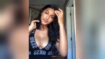 video of desi dream girl cleavage