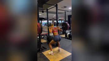 video of serious weight strong girl