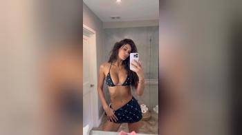 video of hot body in mirror