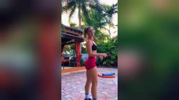 video of nice ass in red shorts