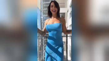 video of hot body blue dress