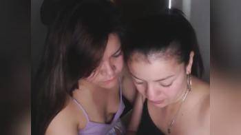 video of Espanic lesbians perform on cam