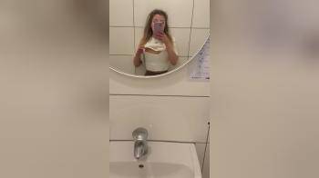 video of Gym Toilette Titty Flash