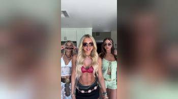 video of one has great abs