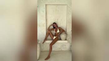 video of tanned brunette hot body