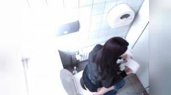 video of Girl On The Potty