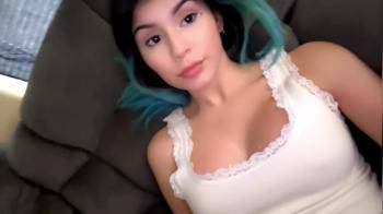 video of Cutie with a pretty pussy