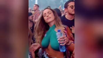 video of girls with big tits pokies at tomorrowland 2