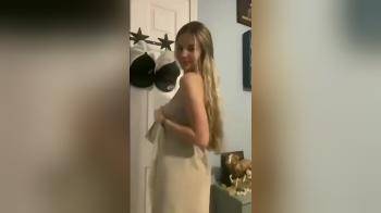 video of Towel drop reveals cute teen body