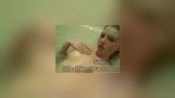 video of Teen beim baden