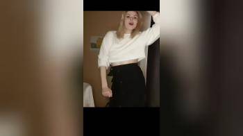 video of girl does dance