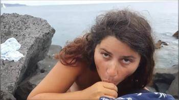 video of Blowjob and Cum on a Naked Sexy Chick on the Beach